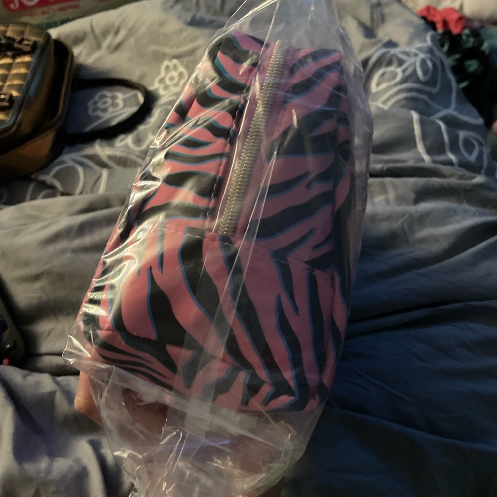 SOLD ❌ NWT Juicy Couture pink and black zebra print logo makeup bag - Picture 6 of 6